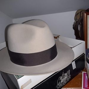 Authentic Stetson Men's dress hat!